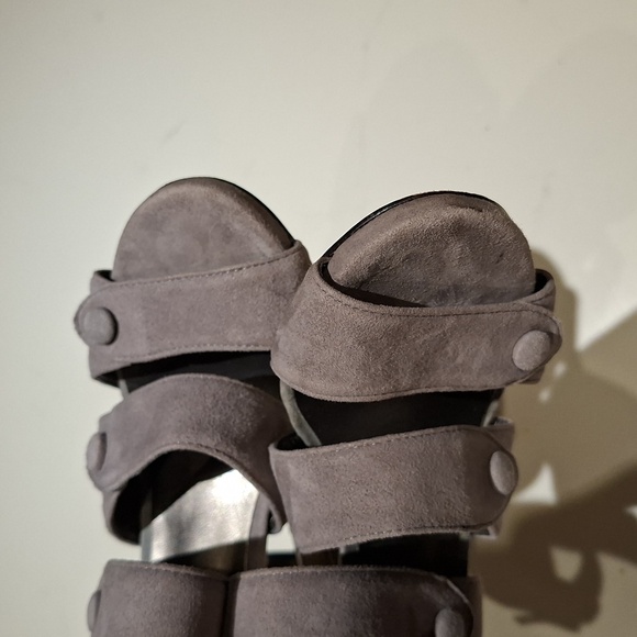 Talbots Gray Suede & Olive Green Patent Leather Heels with Buttons (US 7) - Picture 7 of 10